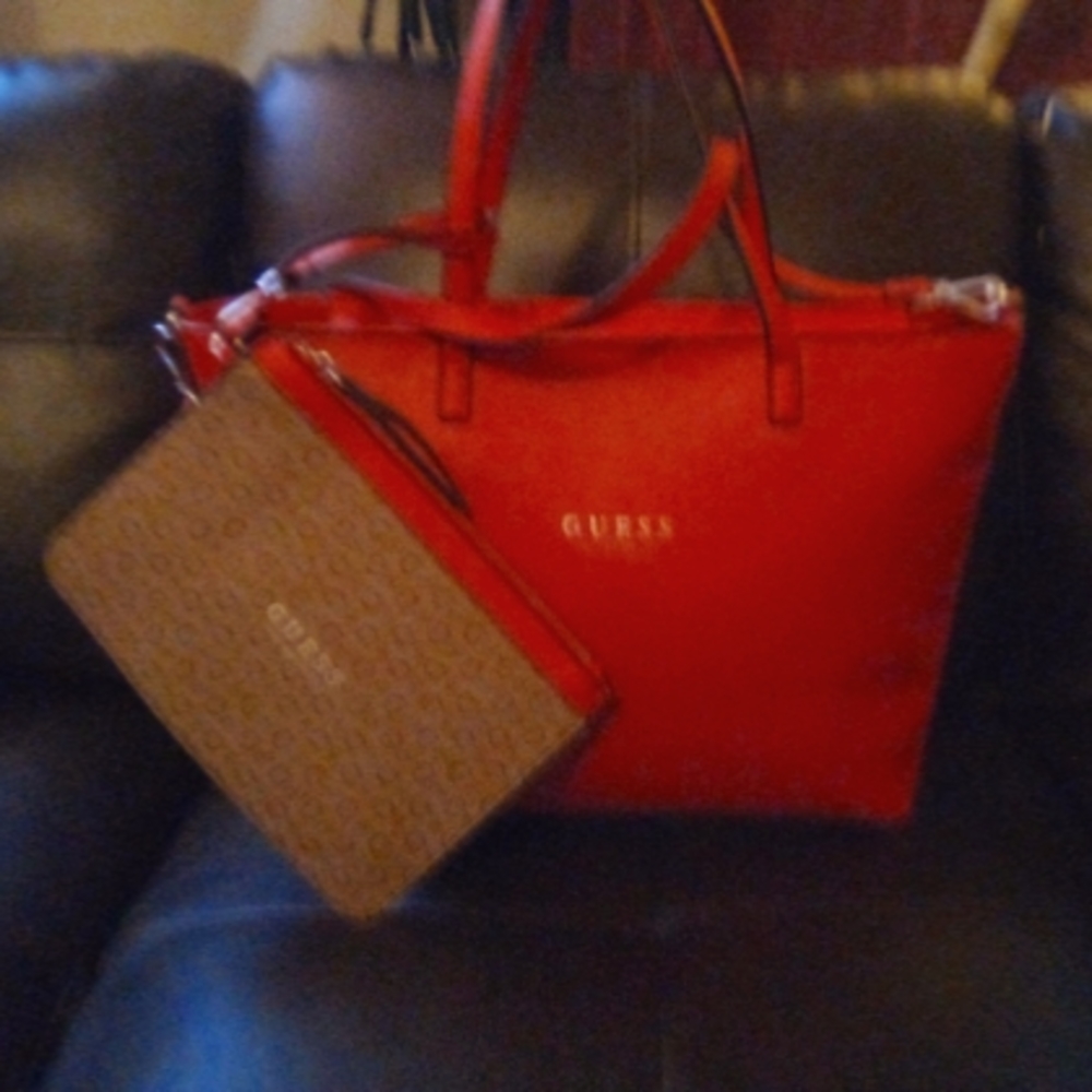 NWTS X L GUESS RED TOTE W WALLET